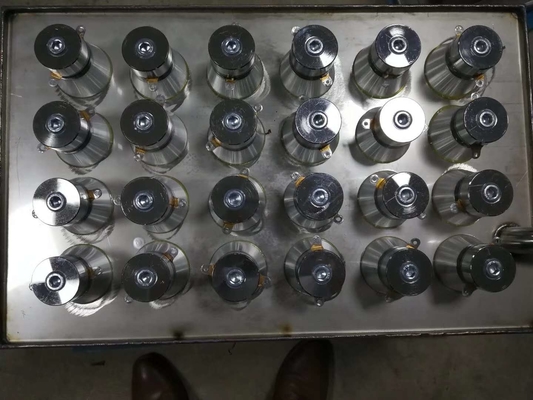 एसी 220V दोलन कंपन प्लेट 28KHZ आवृत्ति 2 मिमी मोटी स्टेनलेस स्टील प्लेट